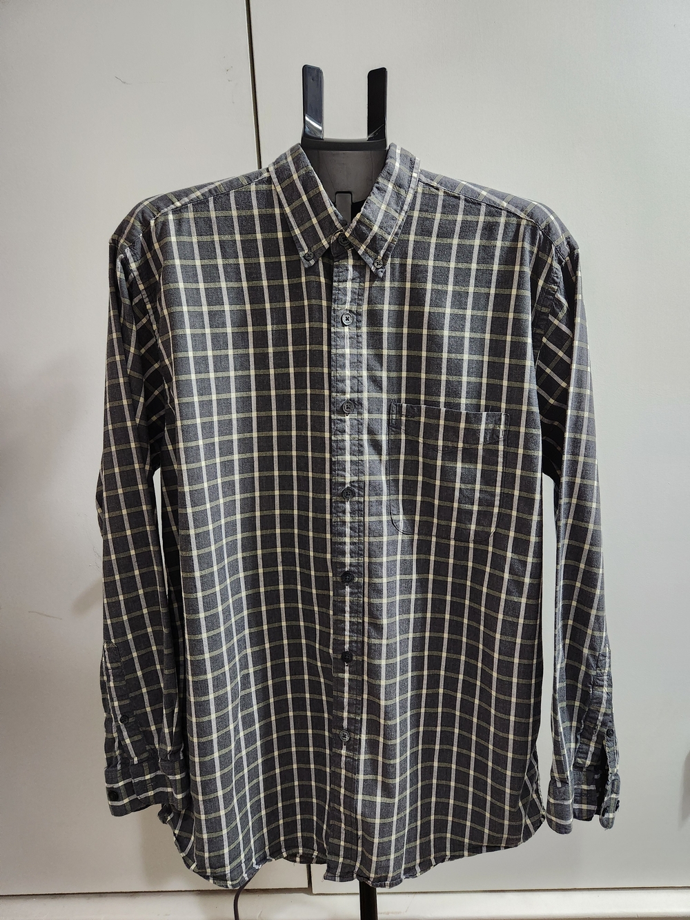 Men's Casual Plaid Button-Down Shirt - Gray & White